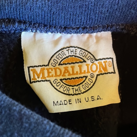 Medallion Navy Blue Men’s Sweater, XL - Picture 3 of 3